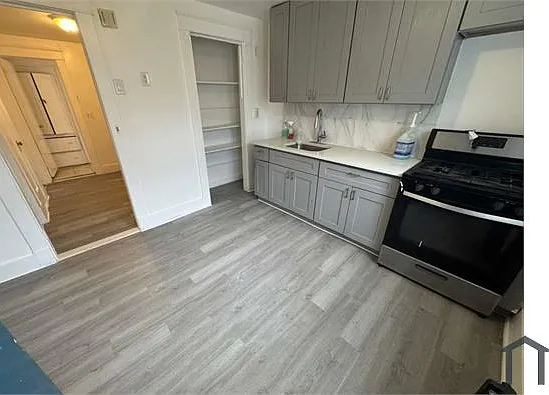 173 Crary Ave #2R — Photo 7