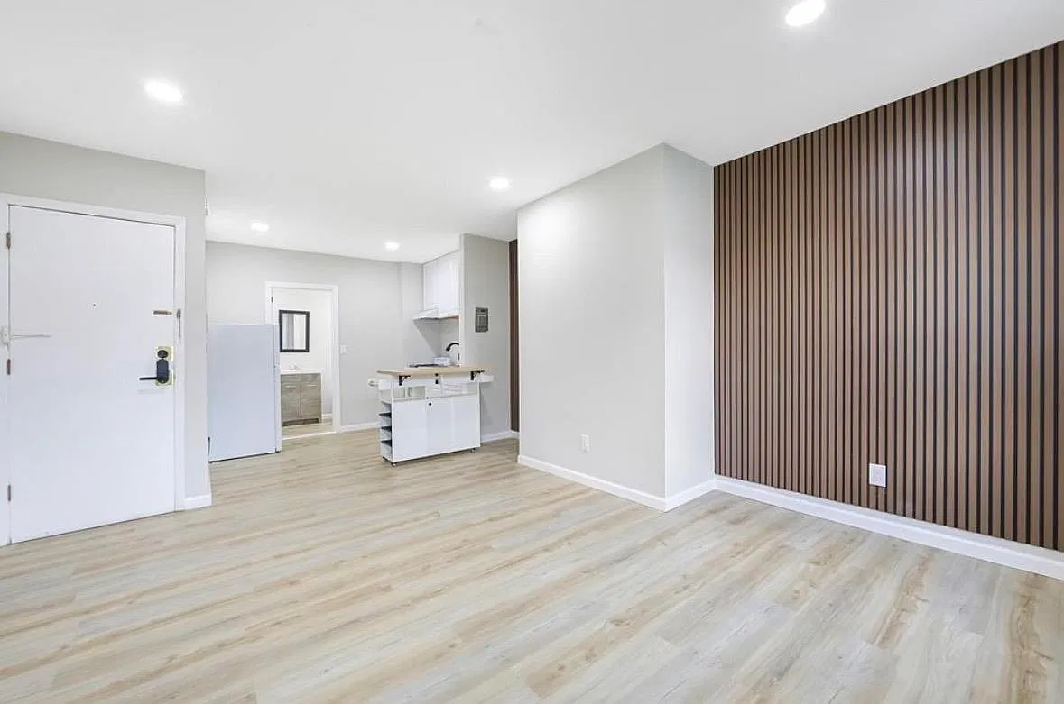 40 Beacon Ave — Photo 2