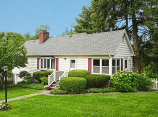 2 Willow Dr, Mahopac, NY 10541