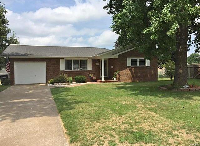 1st image of 131 Red Bud Dr