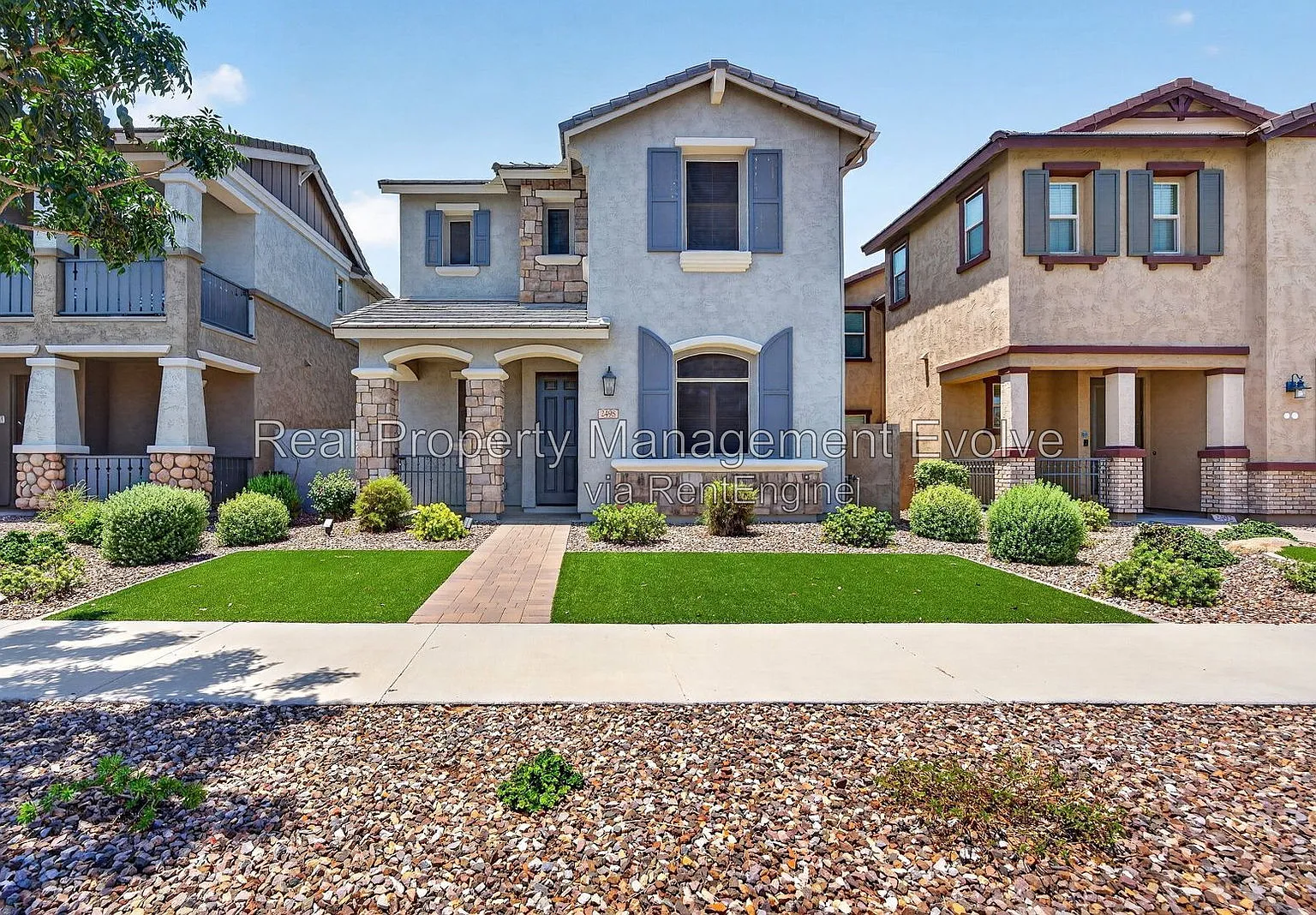 3 bed, 2.5 bath, 2185 sqft, $2,925 — Photo 1
