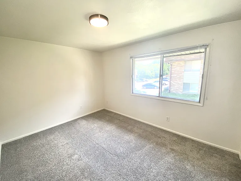 Carriage Hill Apartments — Photo 25