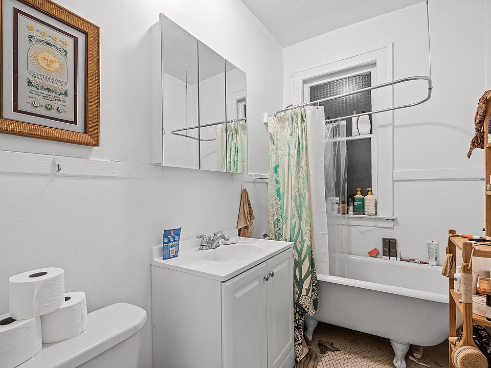 1st image of 3535 Lyndale Ave S APT 4
