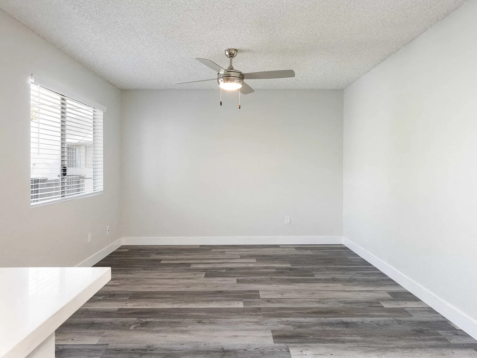 Camelback Cove Apartments — Photo 3