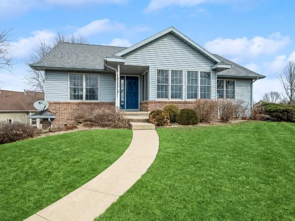 7172 Bettsy Ct, Cedar Rapids, IA 52411