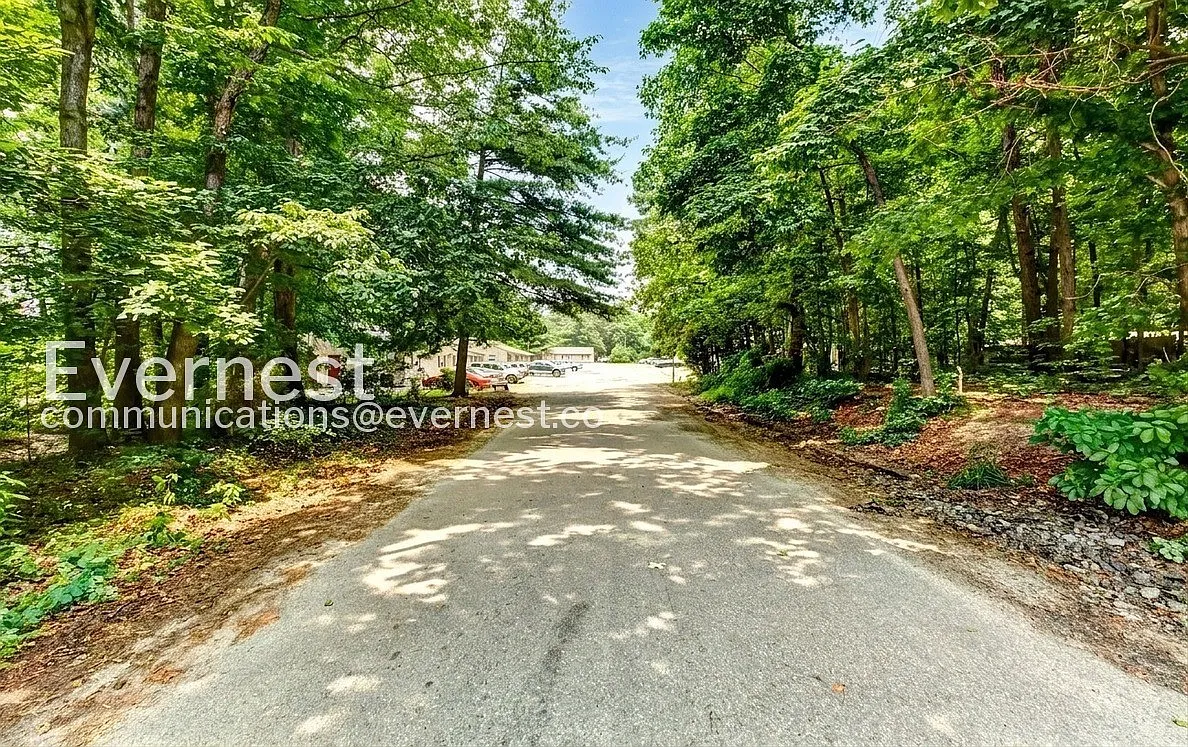 Huntwood Apartments — Photo 1
