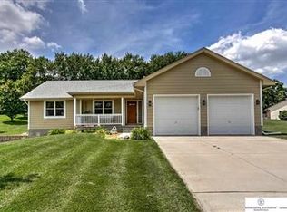 9302 Valaretta Dr, Gretna, NE 68028
