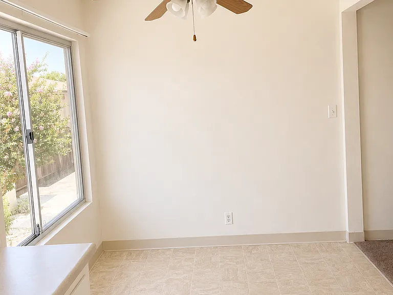 1020 Carob Way — Photo 11