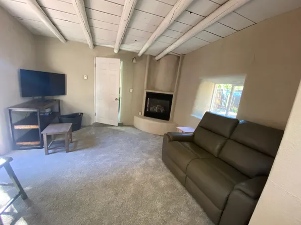 149 Candelario St, Santa Fe, NM 87501