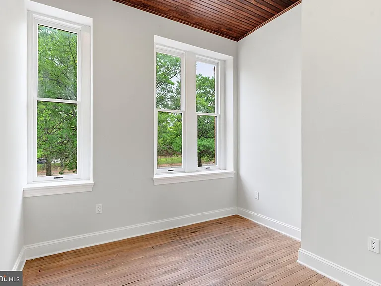337 S Fremont Ave — Photo 18