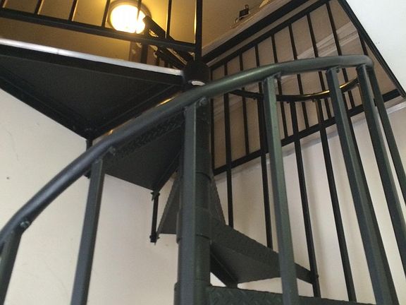 5th image of 1744 N Rockwell St Floor 2