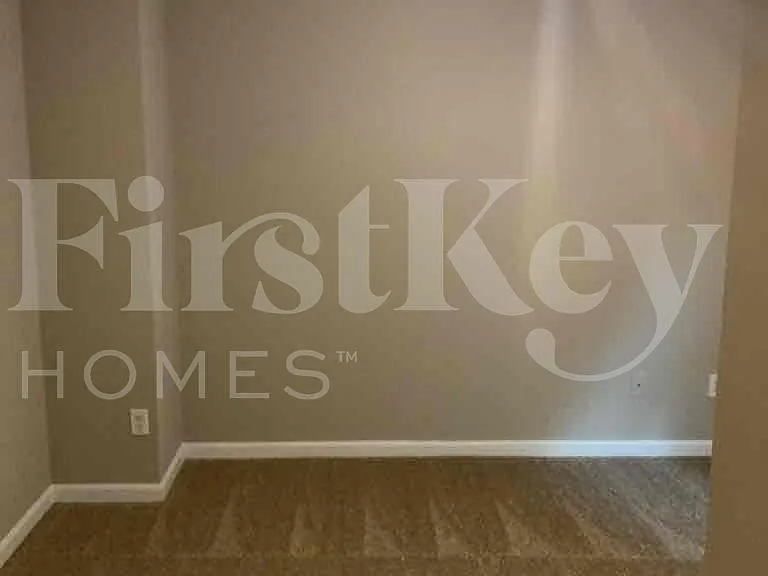 130 Cobblestone Dr — Photo 8