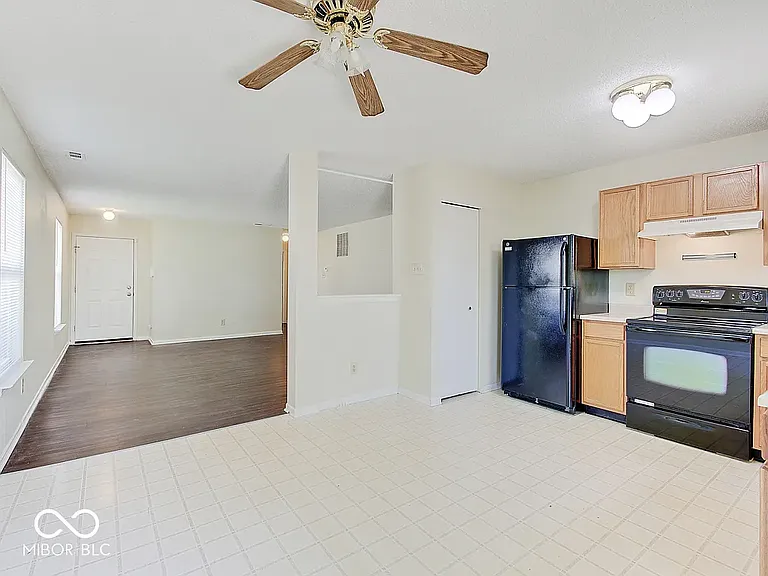 2372 Summerwood Ln — Photo 6
