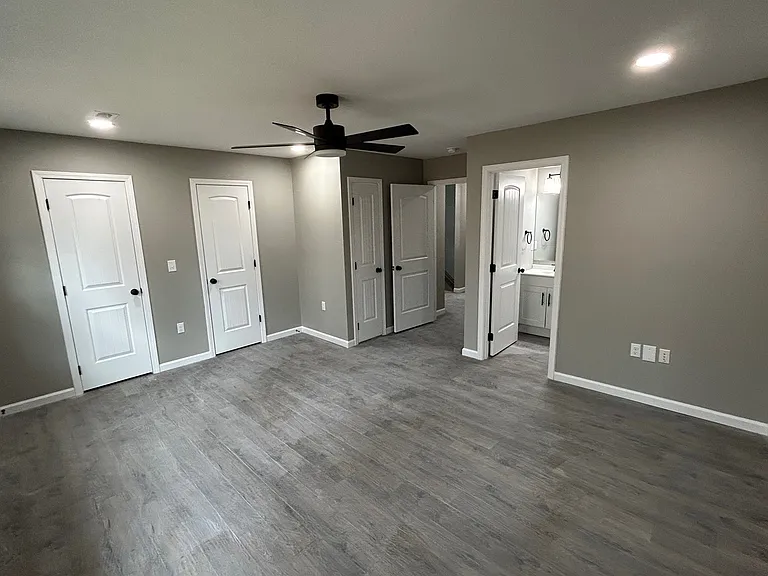 323 Keswick Dr #100 — Photo 9