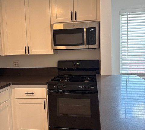 3rd image of 3328 Helms Ave APT 4