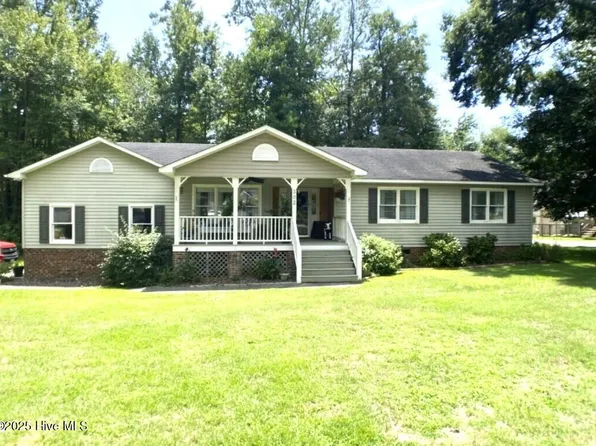 302 S Wedgewood Drive, Washington, NC 27889