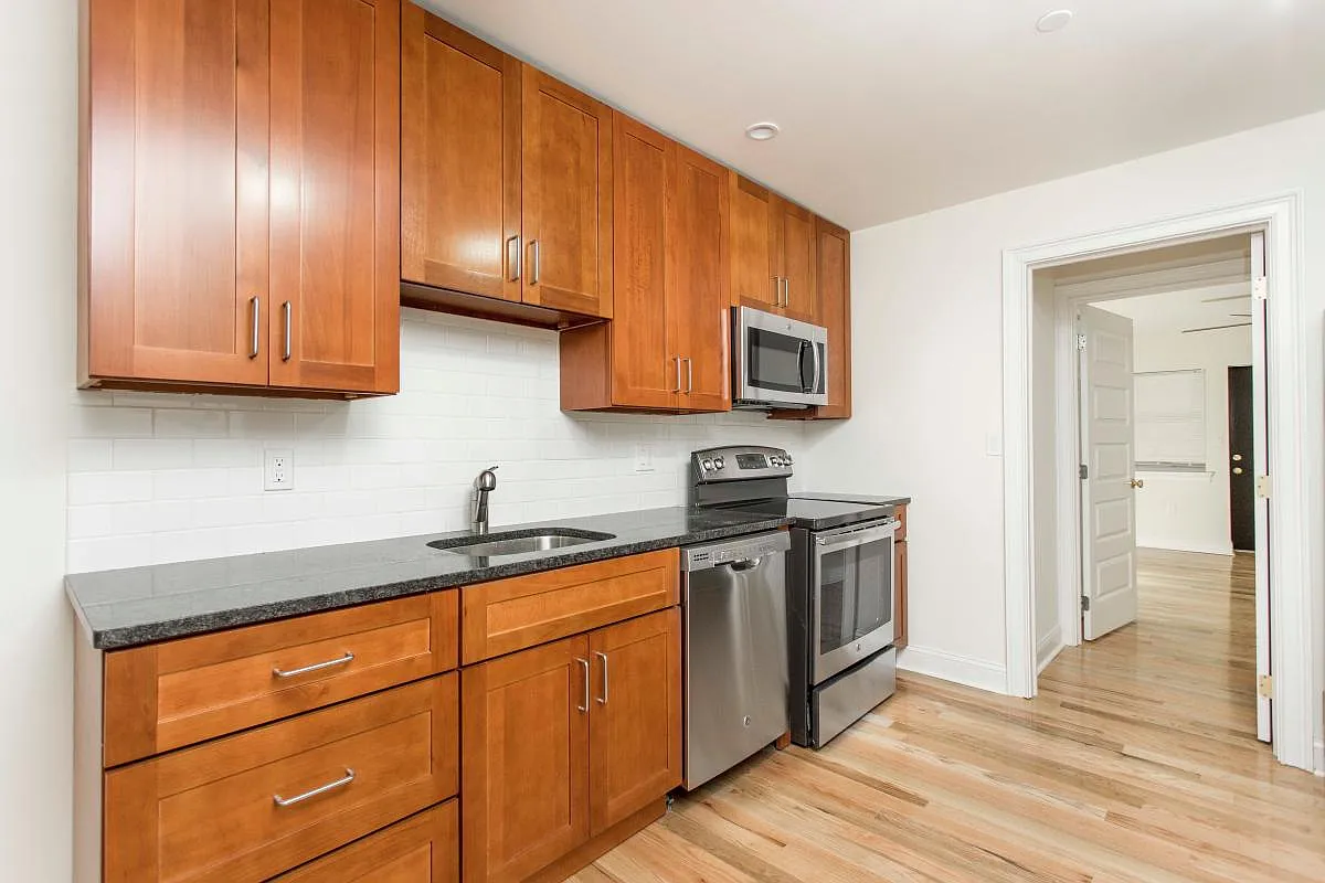 Building Photo - 2014 Pine St #A