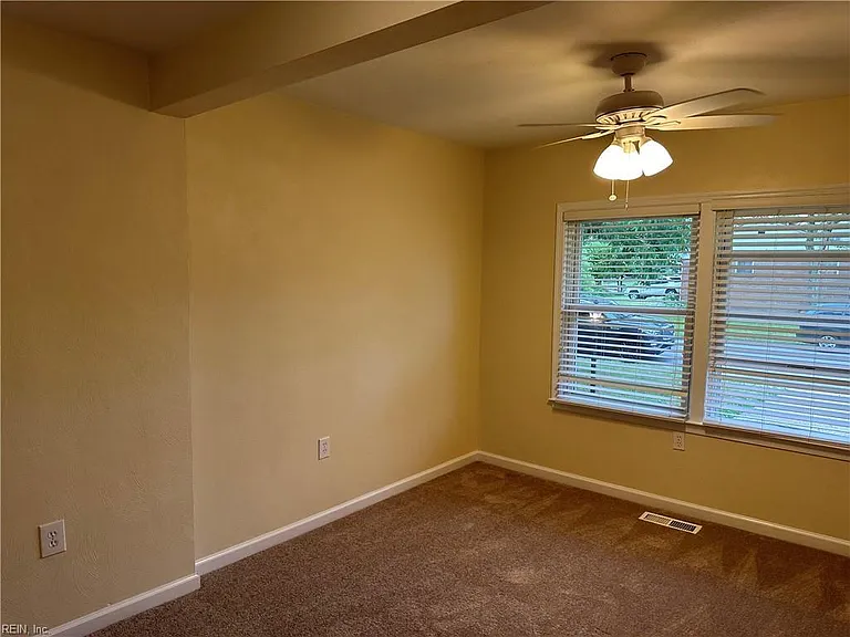 940 Redwood Cir — Photo 29