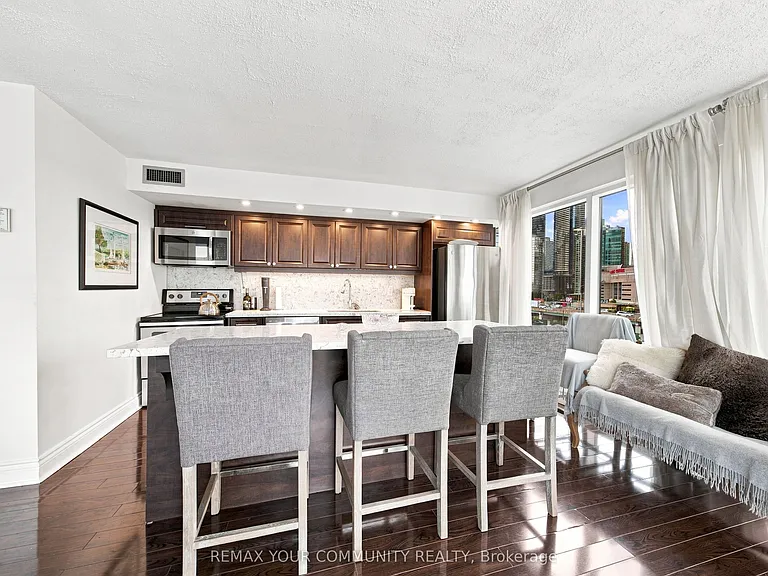 251 Queens Quay W #705 — Photo 21