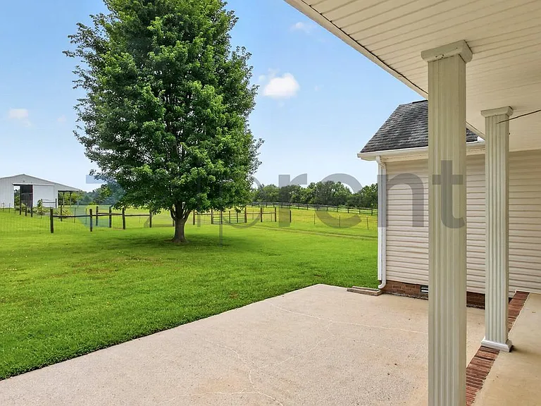 720 Rock Springs Rd — Photo 14