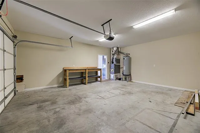 805 Concord Crossing Ln — Photo 31