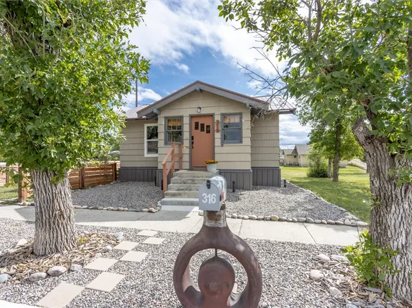 316 8th Ave W, Roundup, MT 59072