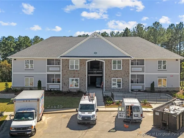 220 Gallery Dr #304, Spring Lake, NC 28390
