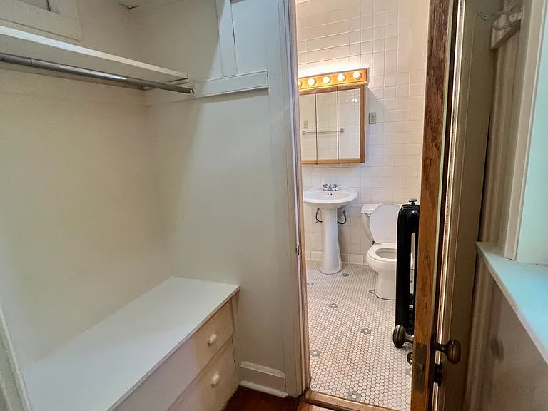 2920 N. Burling — Photo 11