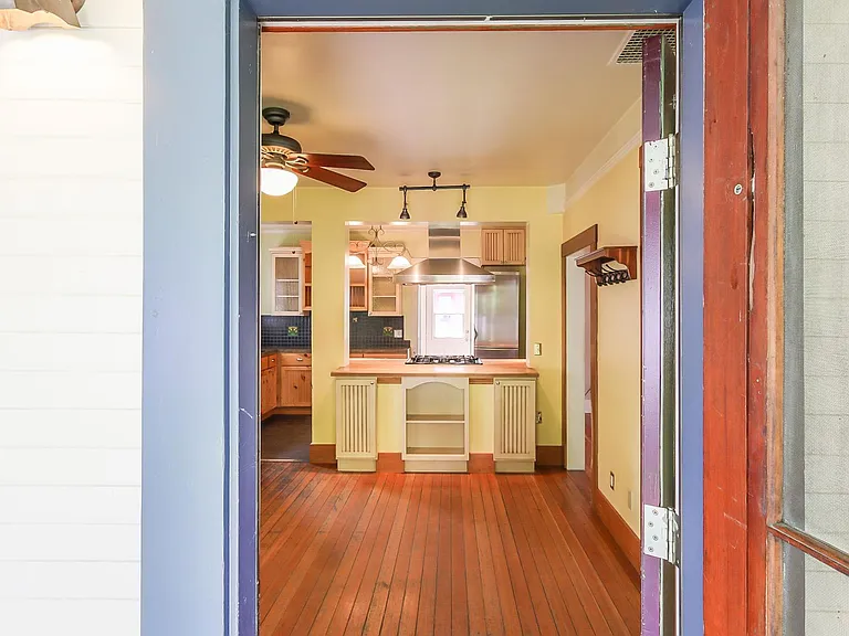 923 S Jefferson St — Photo 5