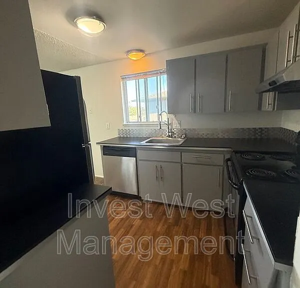 319 NE 104th Ave #B — Photo 9