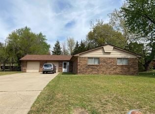 330 E Wood Ave, Clearwater, KS 67026