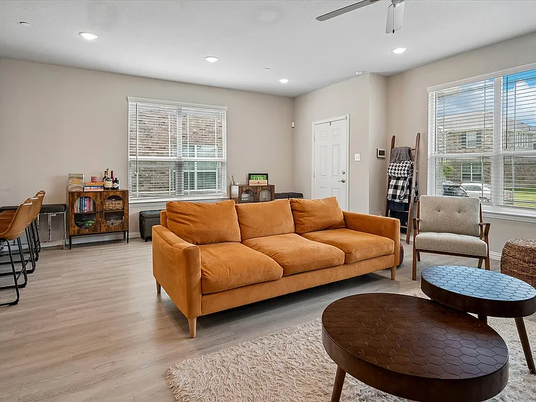2829 Bellflower Dr — Photo 10