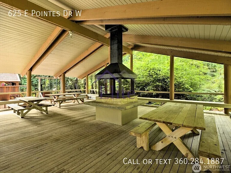 625 E Pointes Dr W — Photo 10