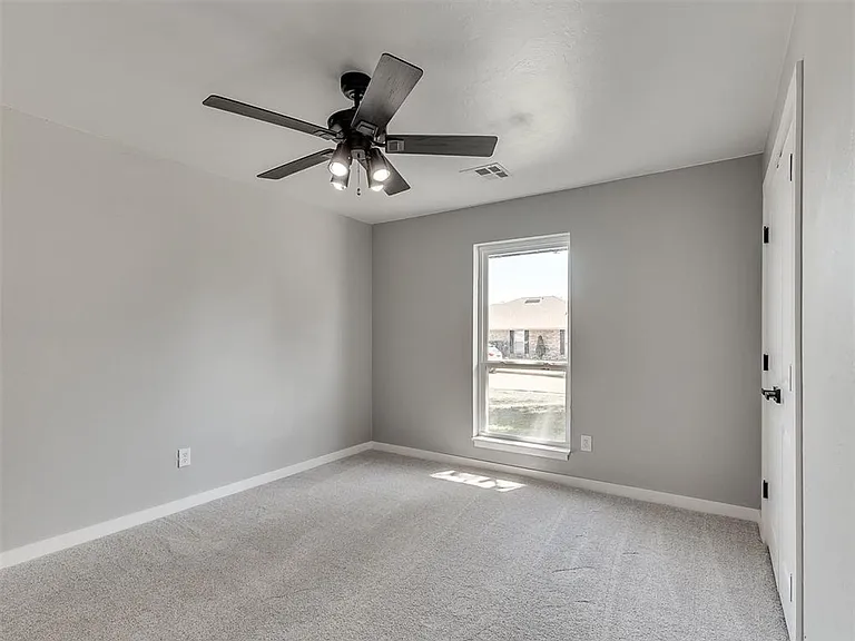 6917 Woodridge Ave — Photo 30
