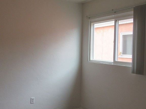 4th image of 3529 Marlborough Ave