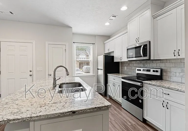1913 Butternut Dr — Photo 7