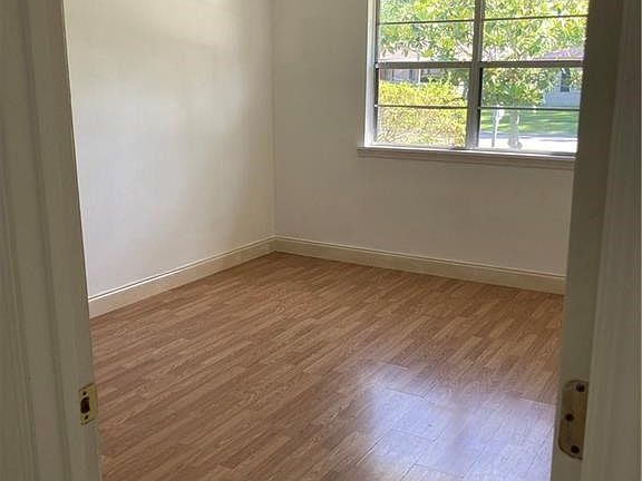 3rd image of 231 Mockingbird Ln