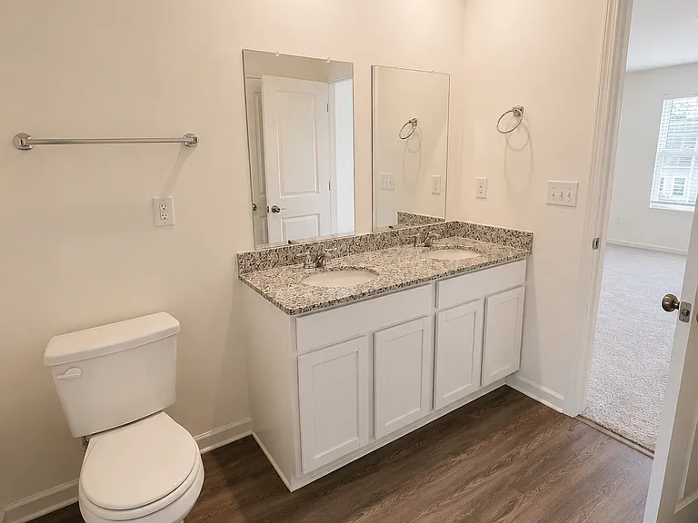 308 London Ct — Photo 13