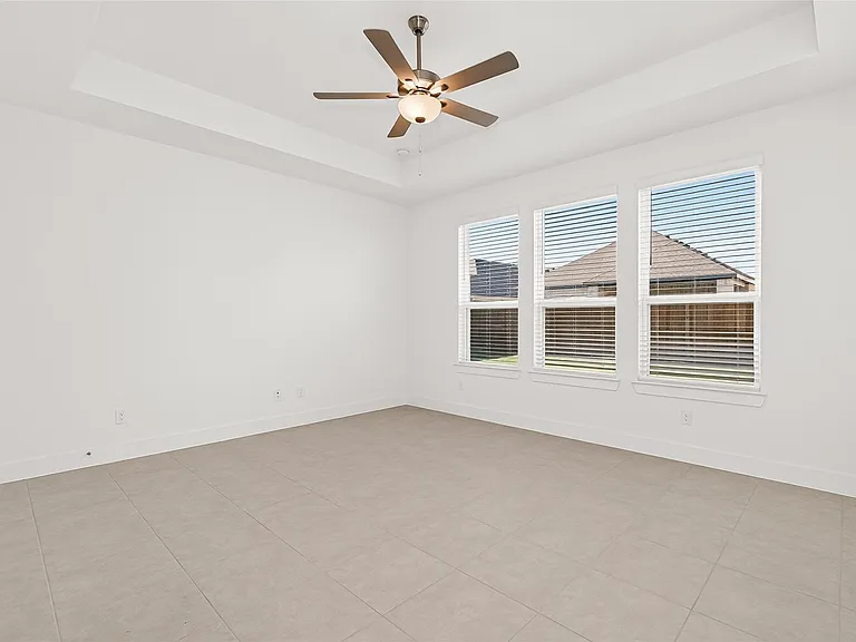 4916 Northern Woods Dr — Photo 36