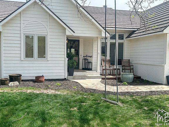 3rd image of 104 Wellington Cir