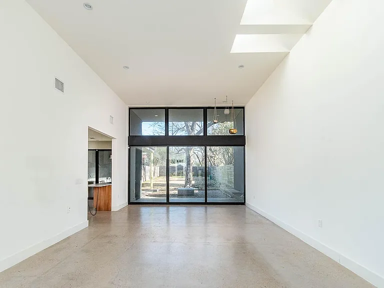 3305 Garden Villa Ln #B — Photo 9