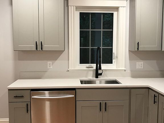 GREAT SINK! DEEP BASIN AND GORGEOUS NEW FAUCET!