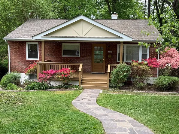 6466 Oakwood Dr, Falls Church, VA 22041