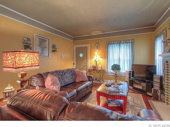 4th image of 301 E 6th Ave