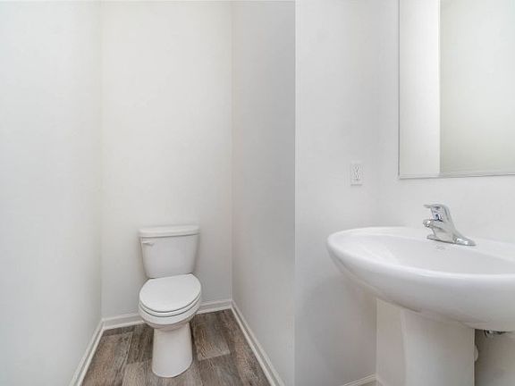 4th image of 10423 Morse Pl