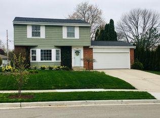 1627 Cedar St, Grafton, WI 53024
