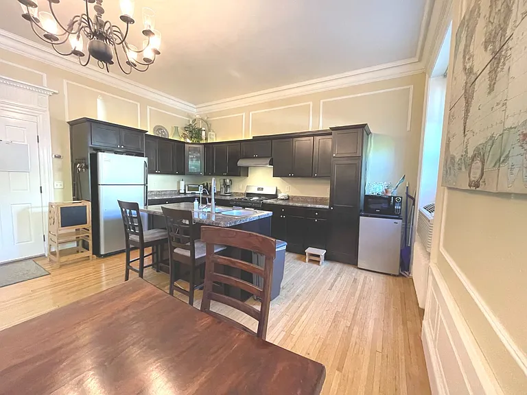 Cass Street Apartments — Photo 38