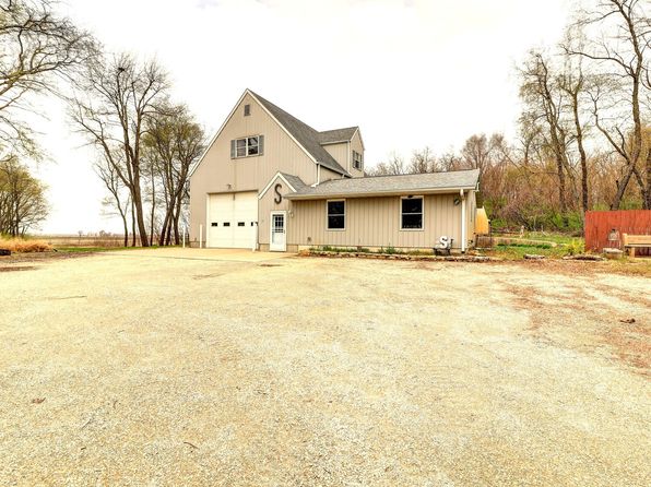27748 Fargo Rd, Tampico, IL 61283