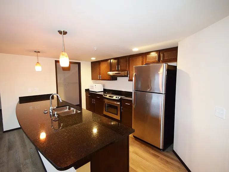 Galaxie High Rise Apartments — Photo 205