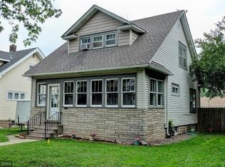 1328 Searle St, Saint Paul, MN 55130